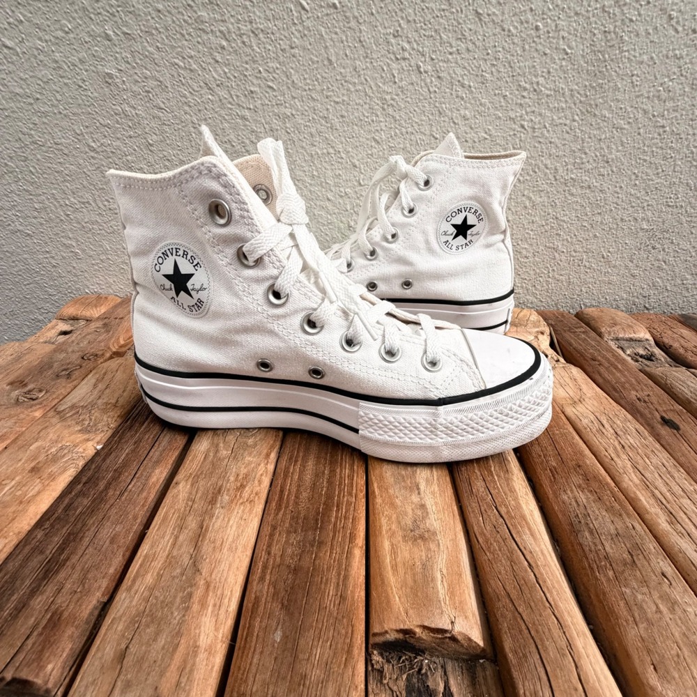 Converse Chuck Taylor All Star Platform High Top White Sneakers 560846F Size 5.5